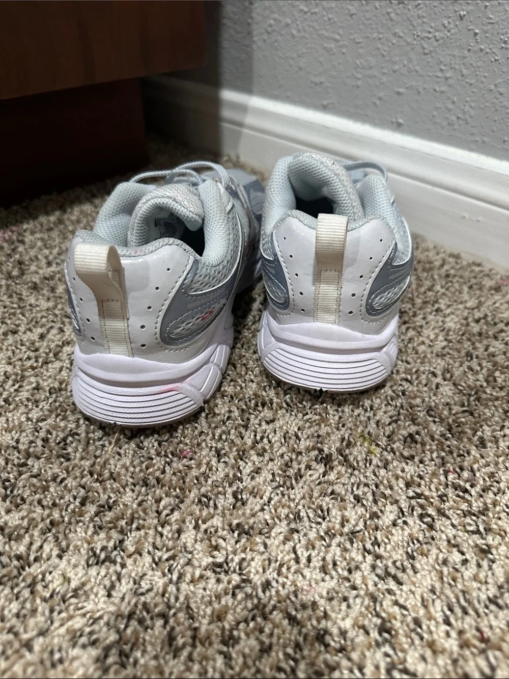 Nike Kids Sneakers - Light Gray & Cream